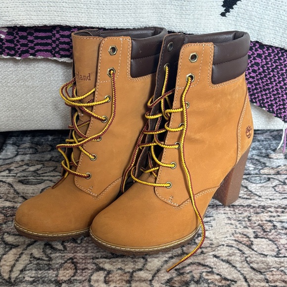 Timberland Women's Brown Lace-Up Boots - Picture 1 of 7